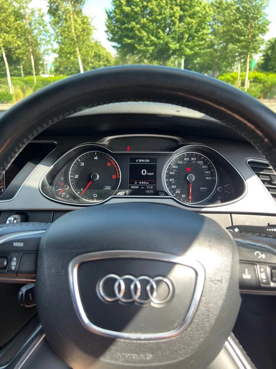 Audi A4 2013 - Image 2