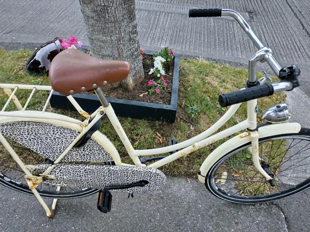Ladies bike - Image 2