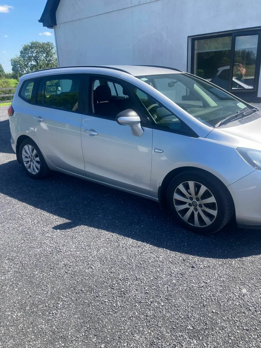 Opel Zafira 2013 - Image 1