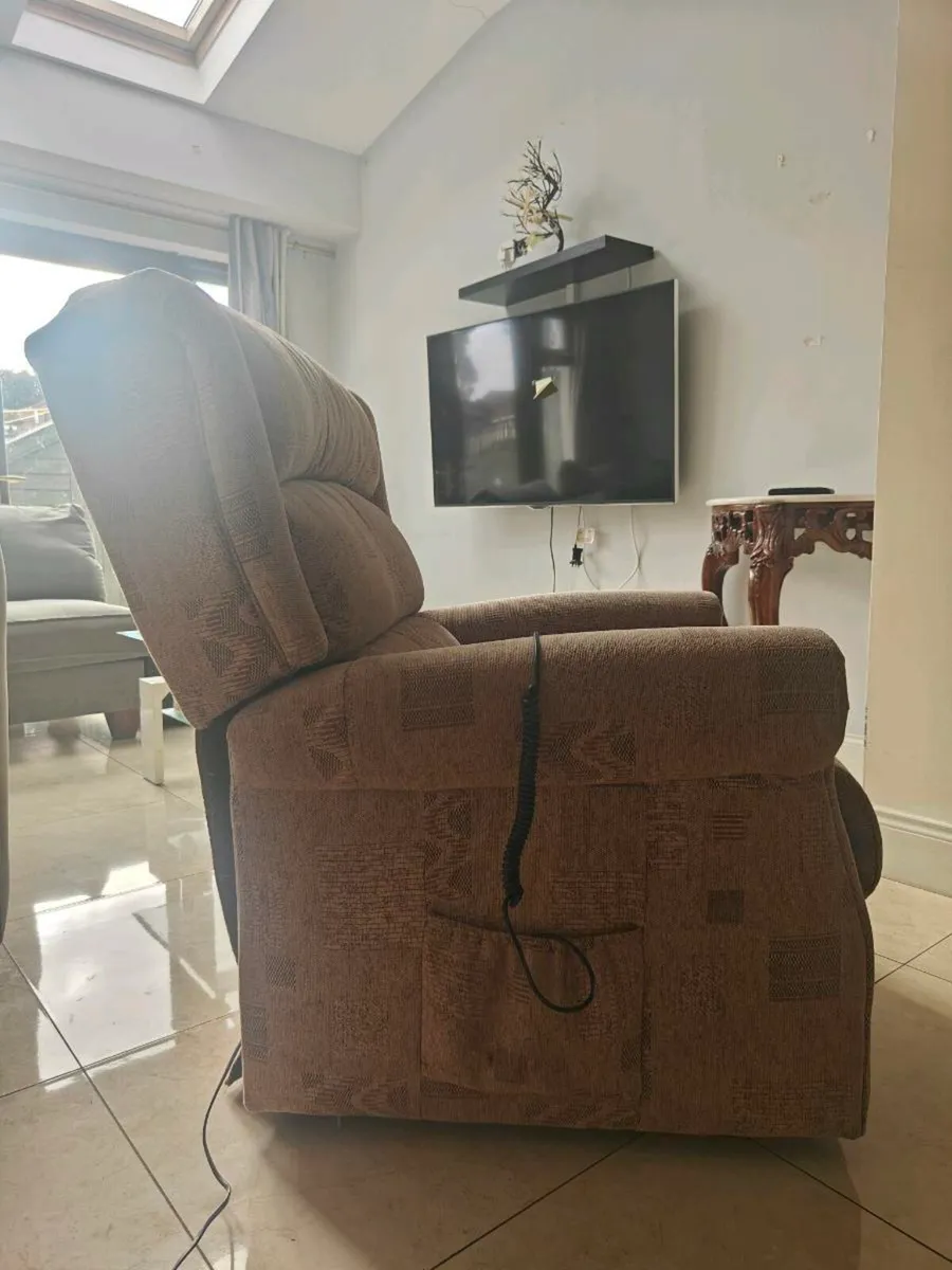 TiMotion Electric Chair - Image 2