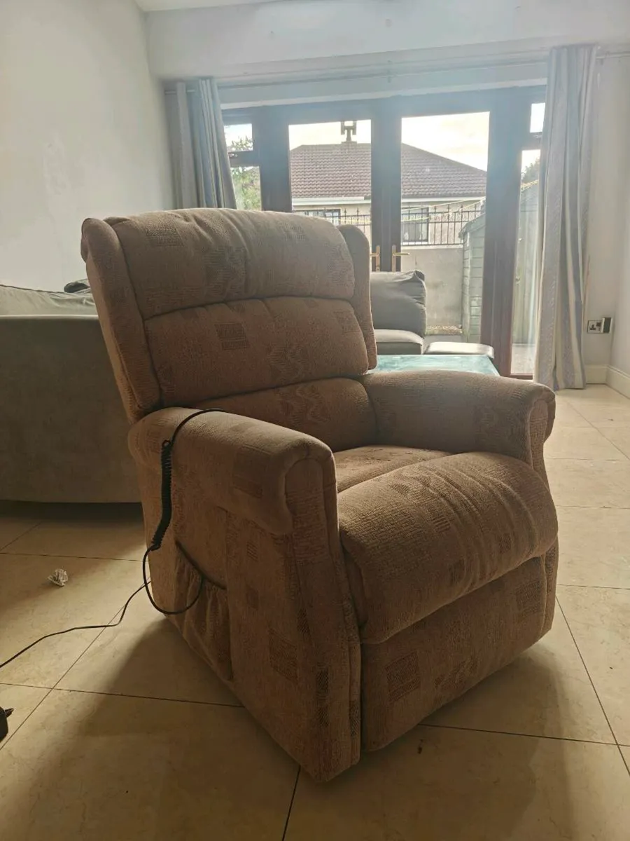 TiMotion Electric Chair - Image 1