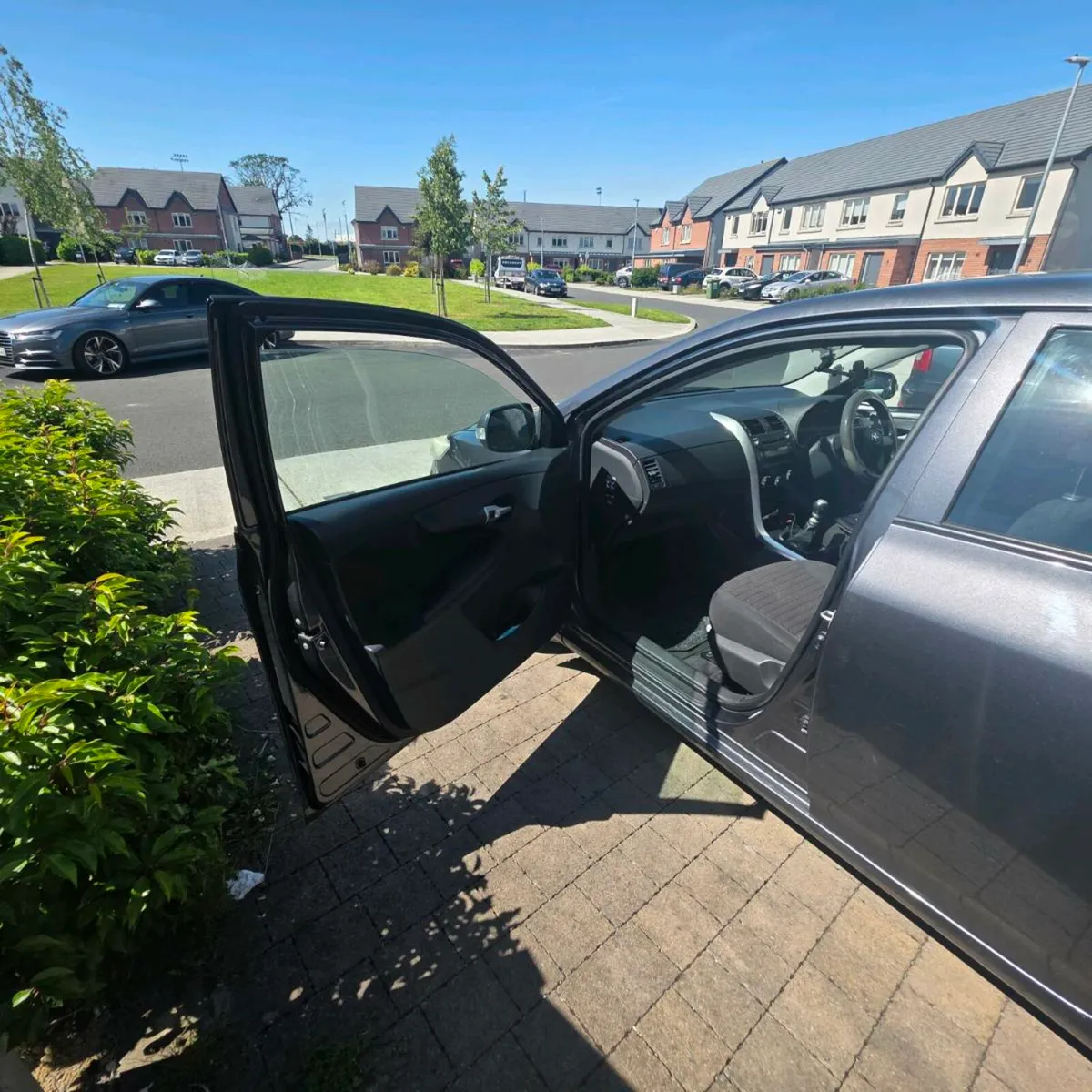 Car - Image 4