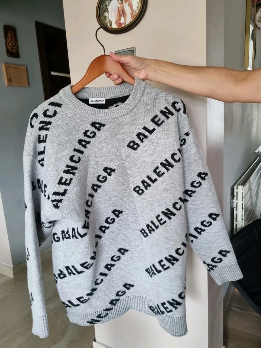 Clothes - Image 4