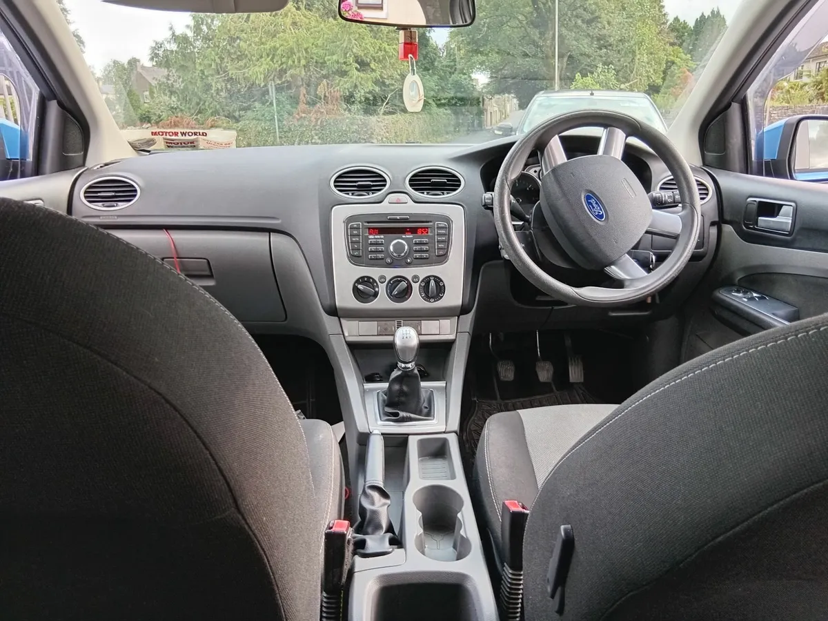 Ford Focus 2010 - Image 3