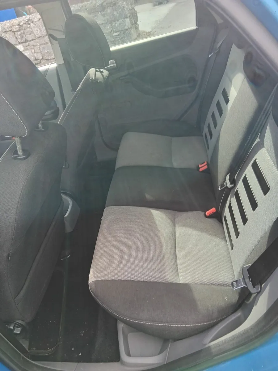 Ford Focus 2010 - Image 4