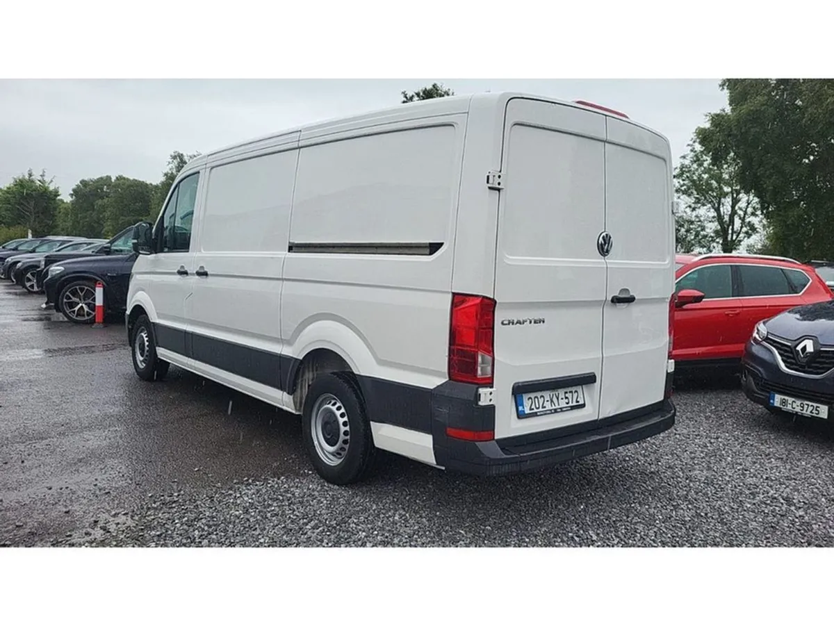 Volkswagen Crafter 30 MWB 140HP M6F 5DR - Image 3