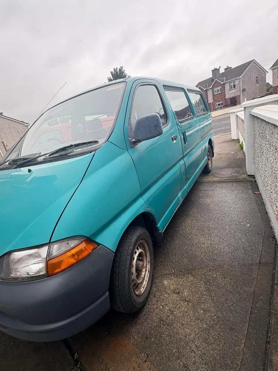 Toyota HiAce 1999 - Image 4