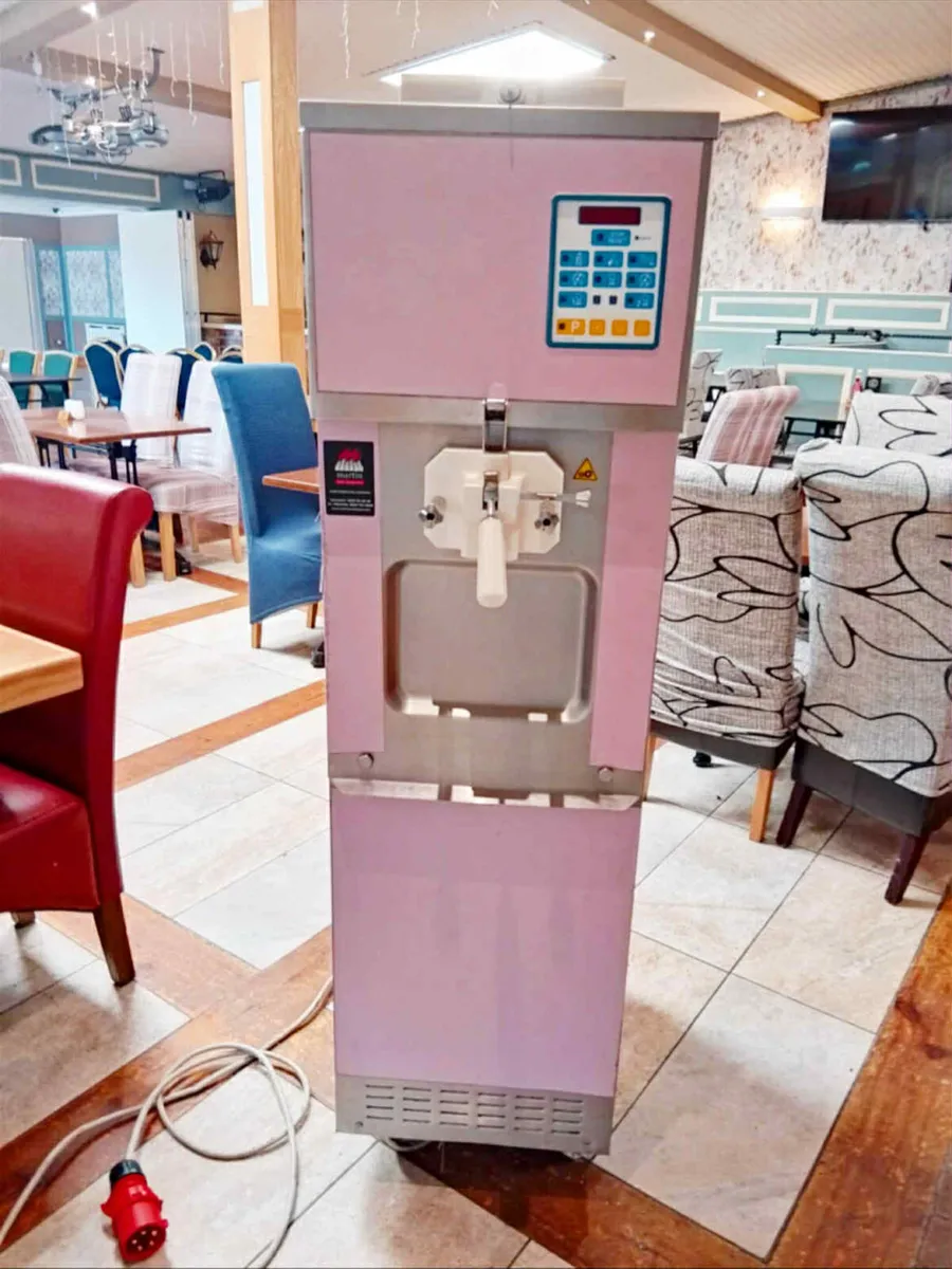 Ice Cream Machine - Image 1
