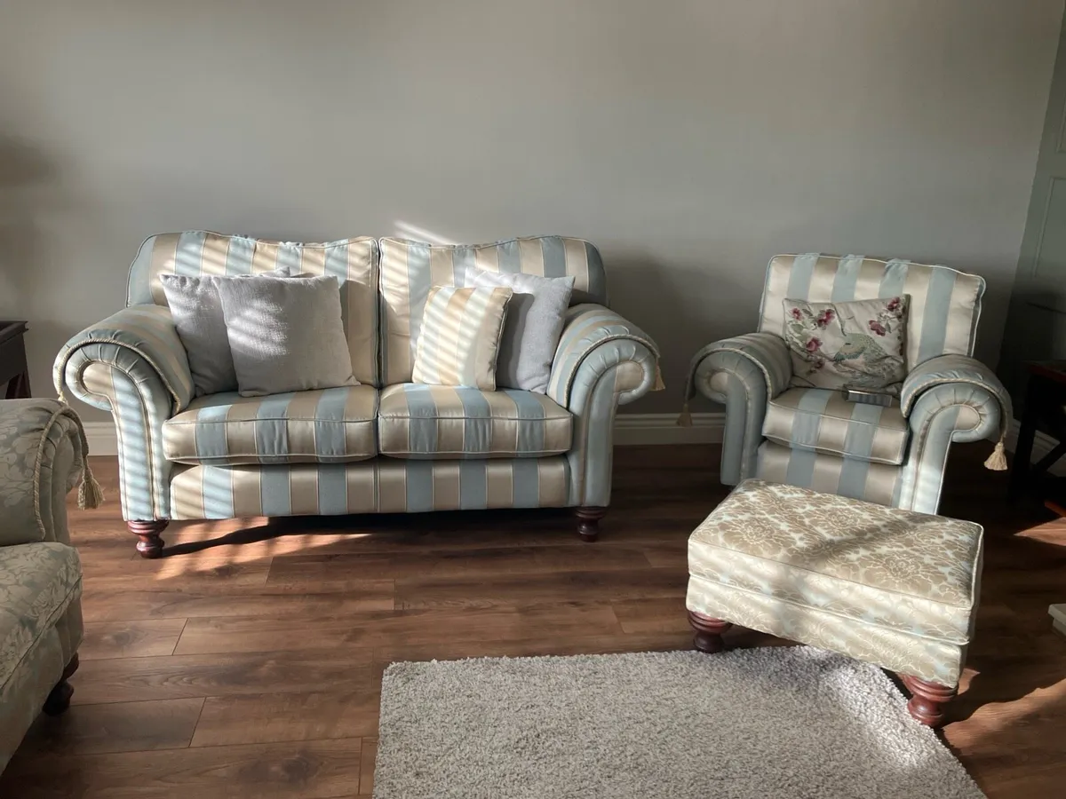 Finline Louis Sofa Suite - Image 1