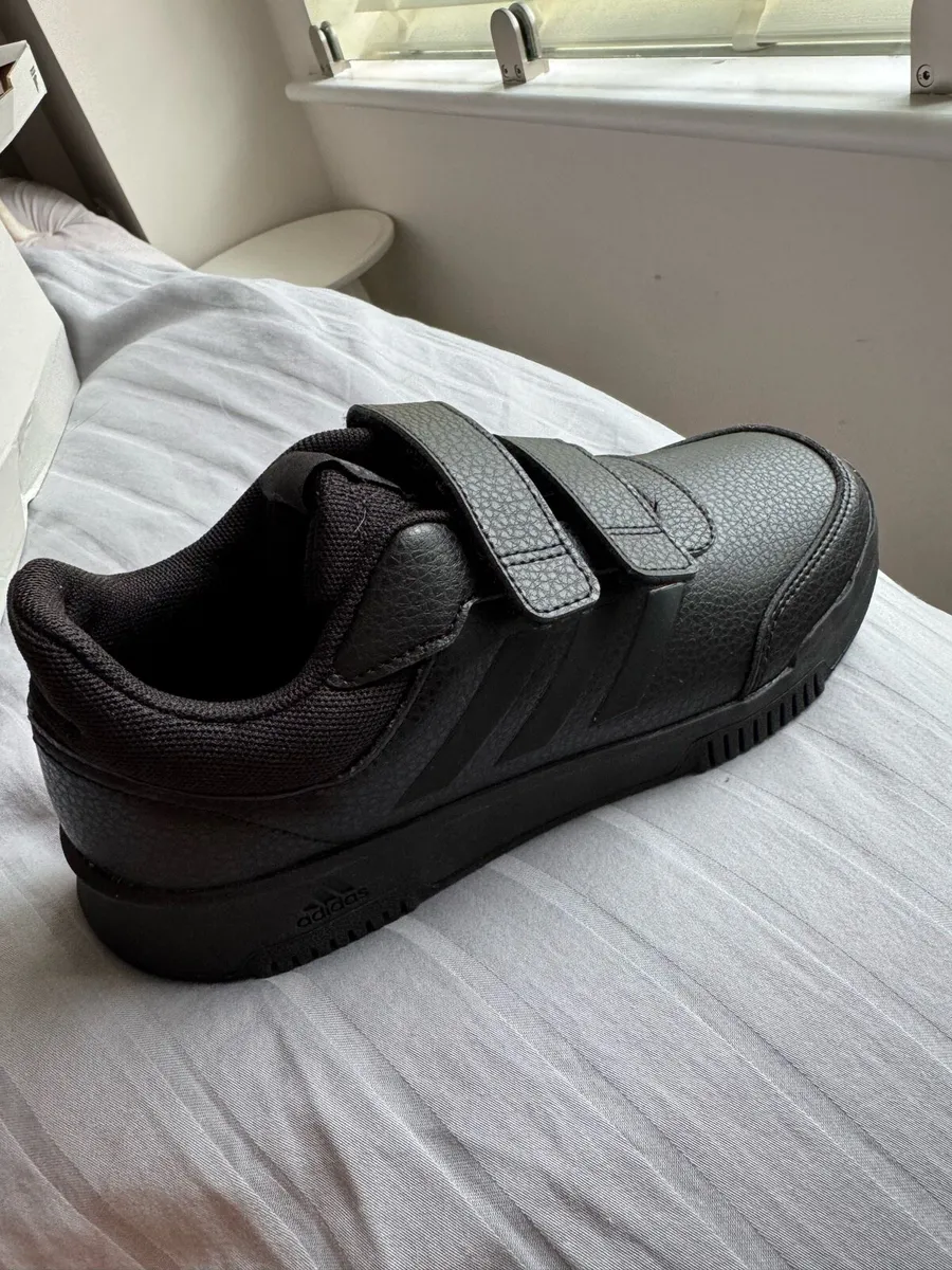 Boy school shoes ADIDAS UK 4.5 - Image 2