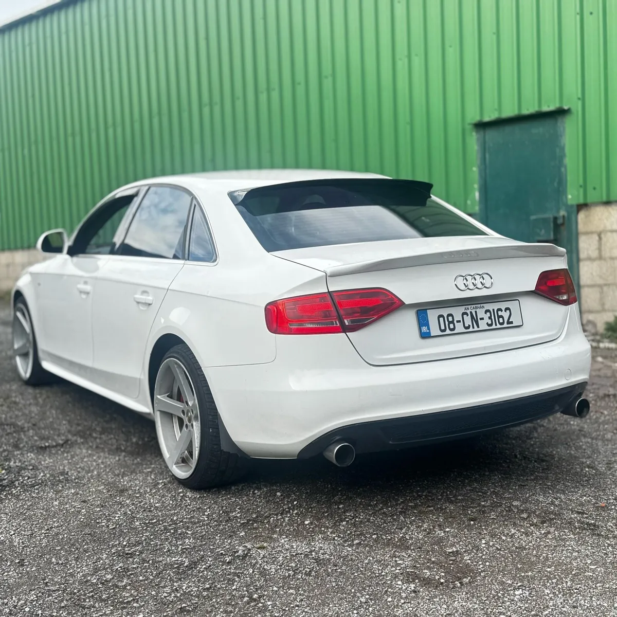 Audi A4 2.0TDI S-Line High Spec - Image 4