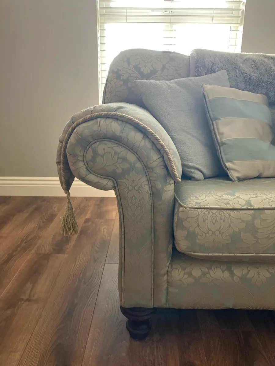 Finline Louis Sofa Suite - Image 4