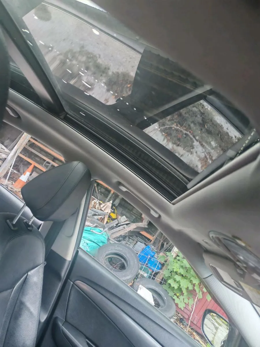 Car - Image 2