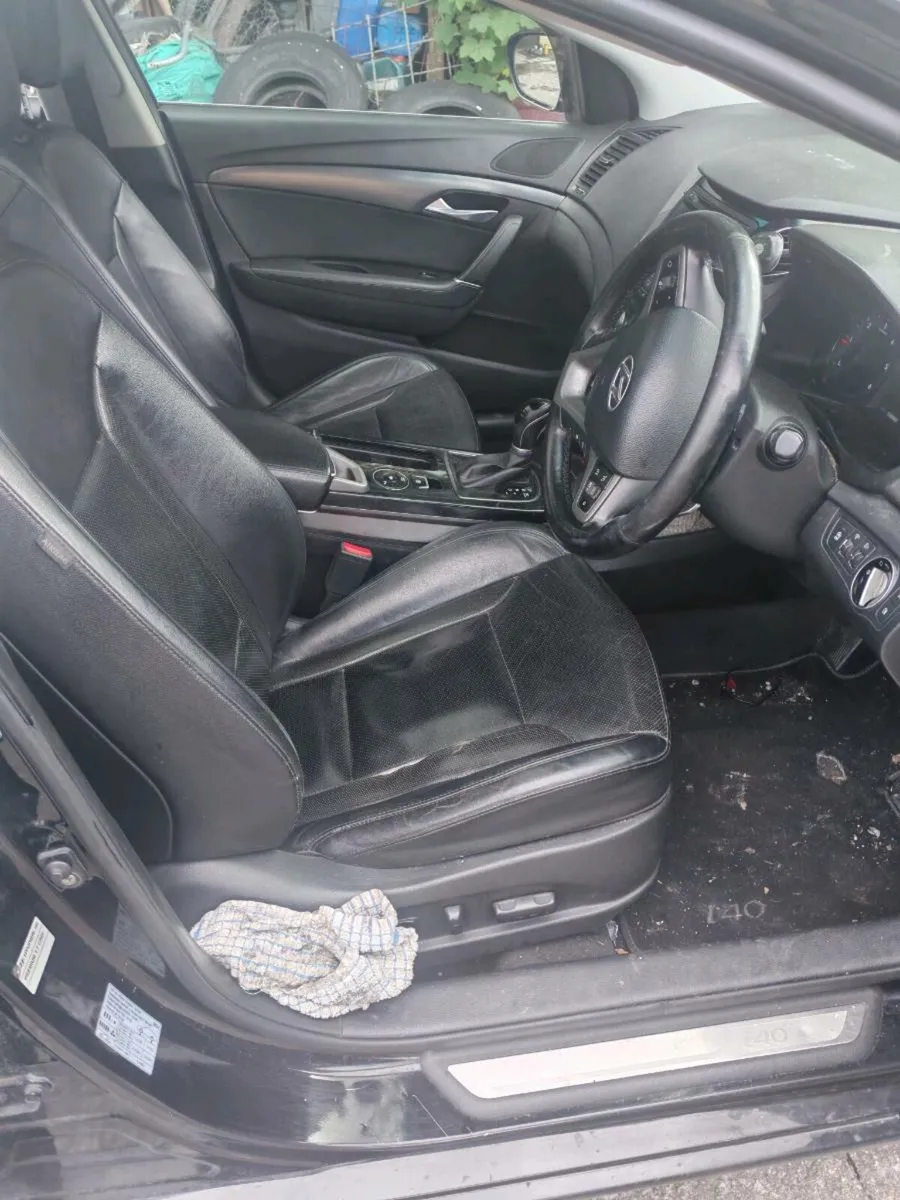 Car - Image 3