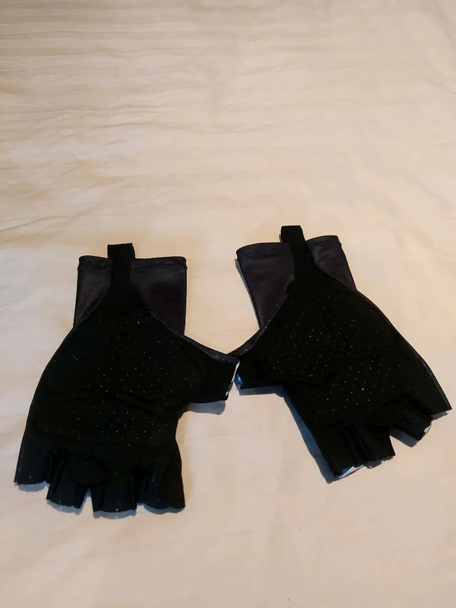 Gobik Hawk Cycling Mitts - Image 2