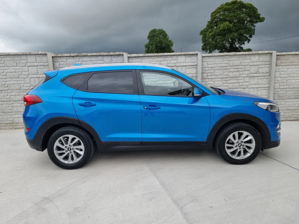 161 Hyundai Tucson 1.7 Diesel Clean Car - Image 4