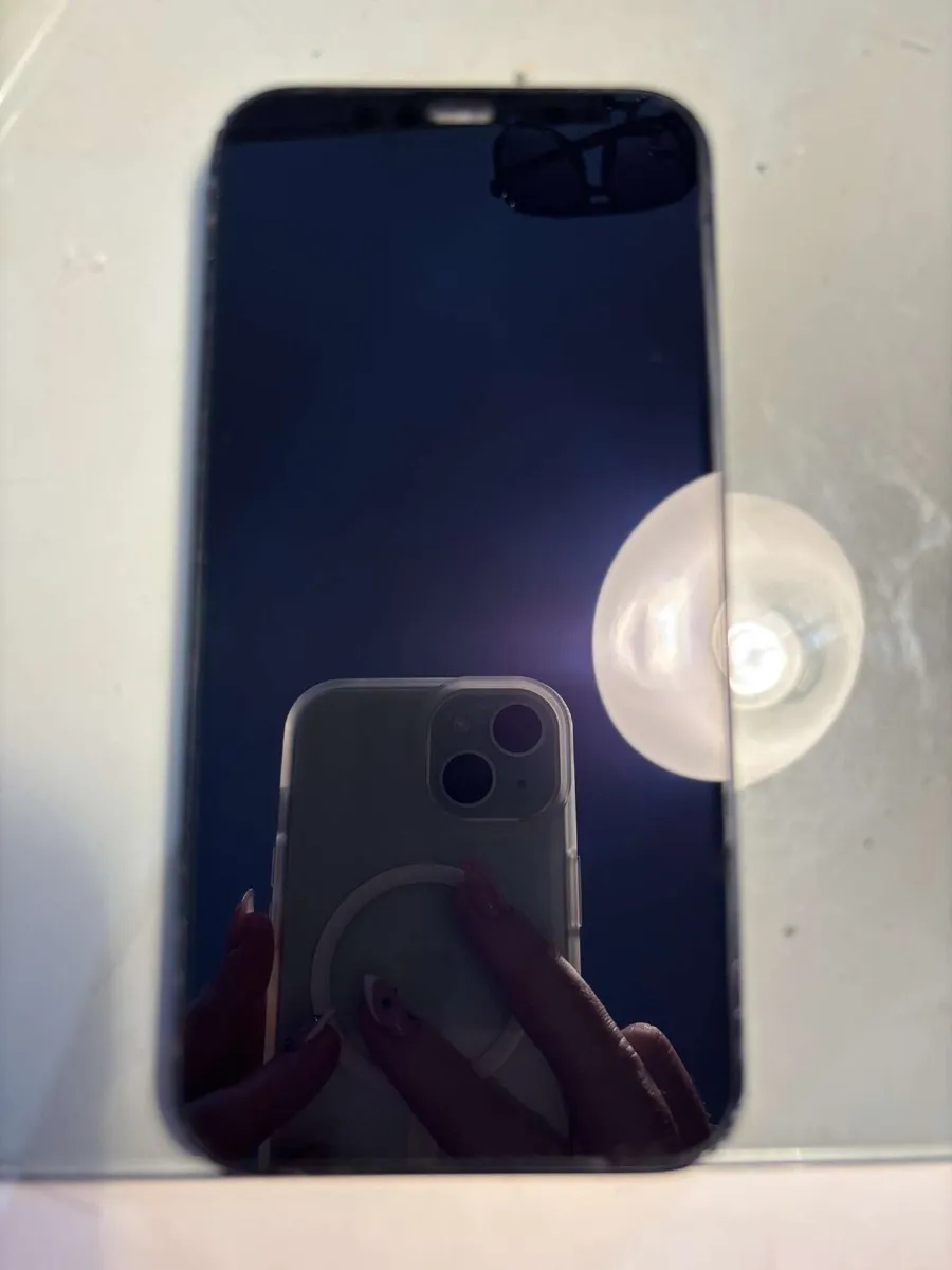 iPhone 12 - Image 1