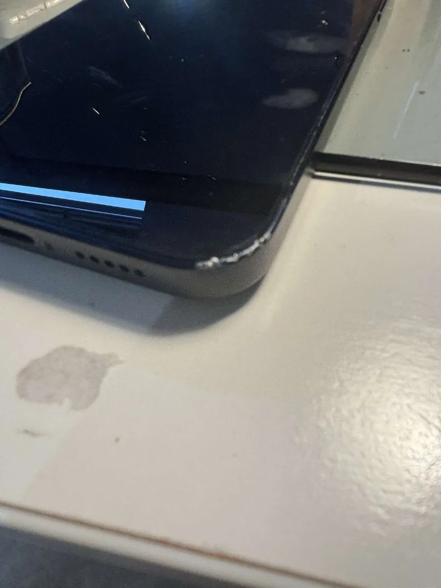 iPhone 12 - Image 4