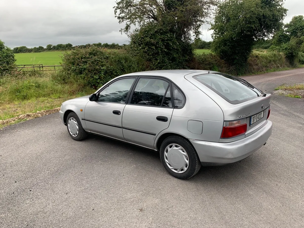 Toyota Corolla - Image 2
