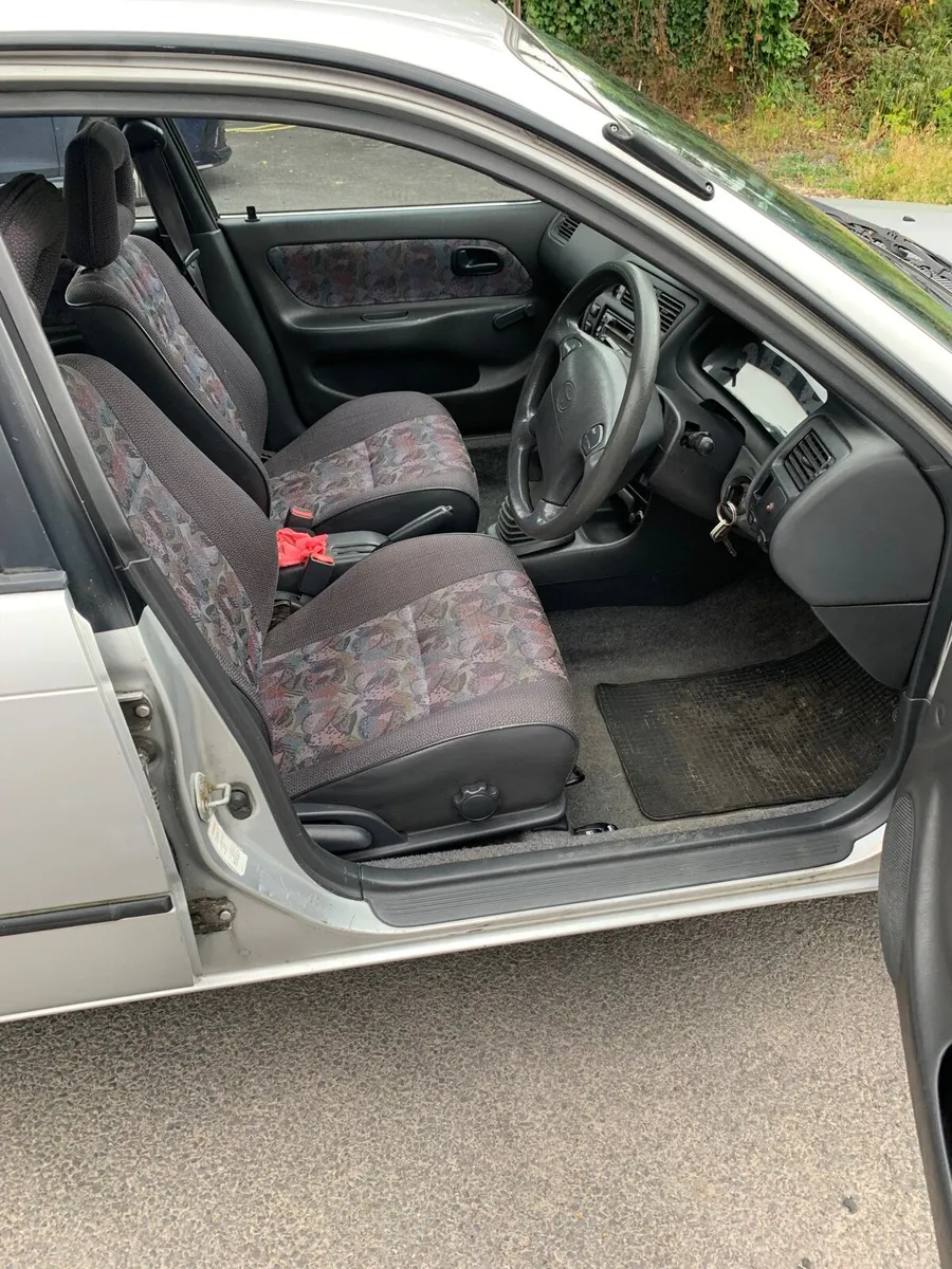 Toyota Corolla - Image 4