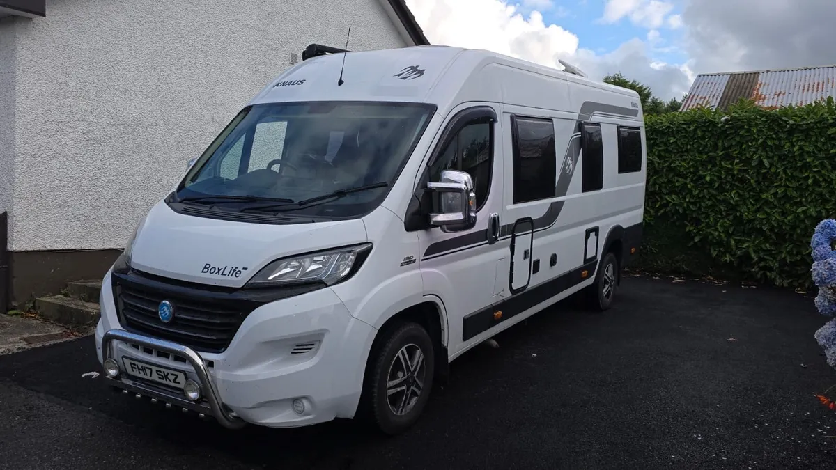 Camper van - Image 2