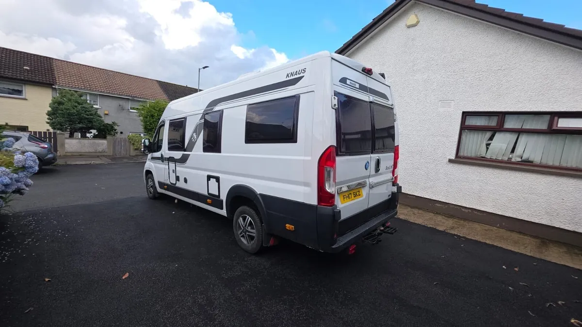 Camper van - Image 4