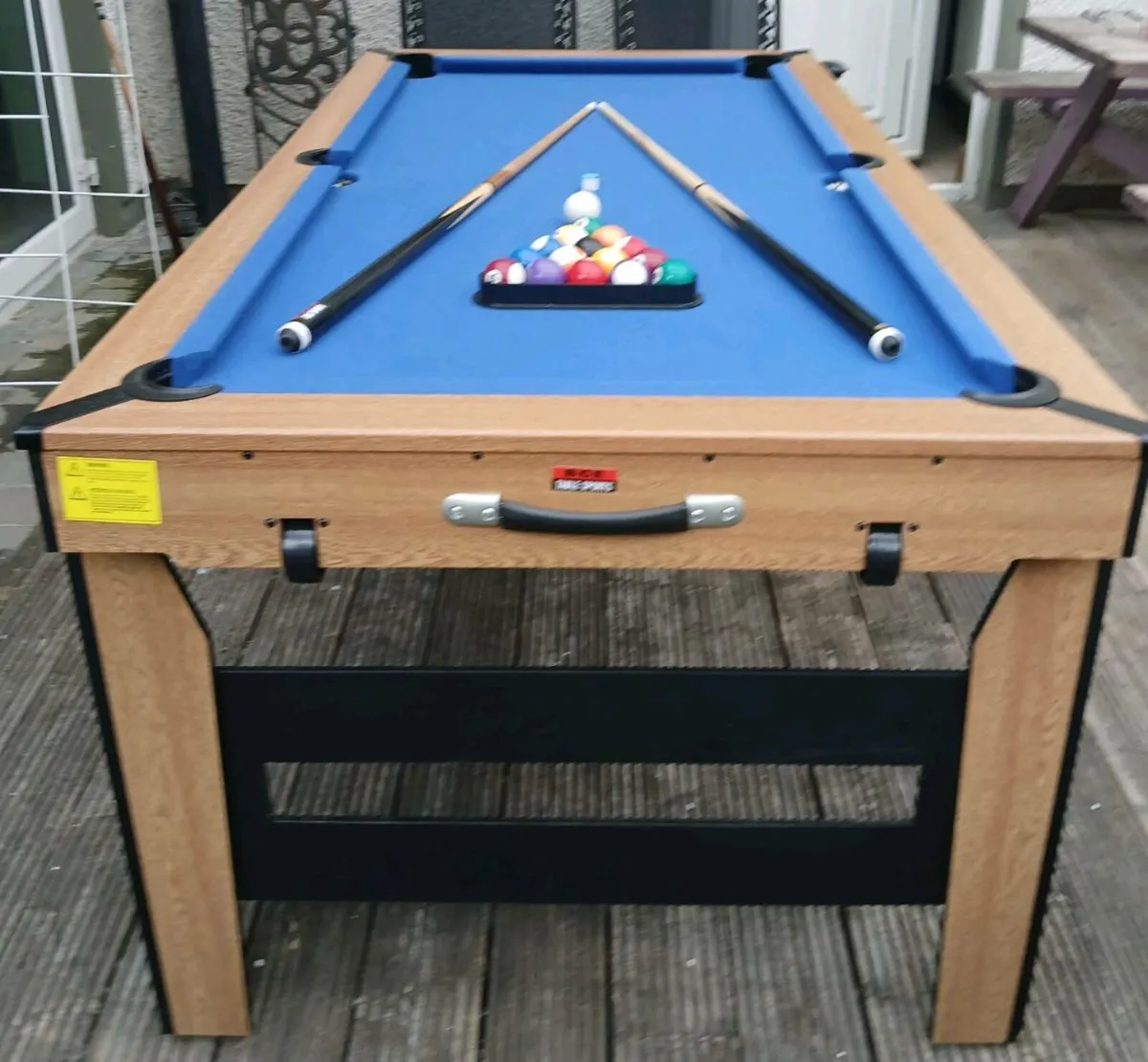 Pool table - Image 1