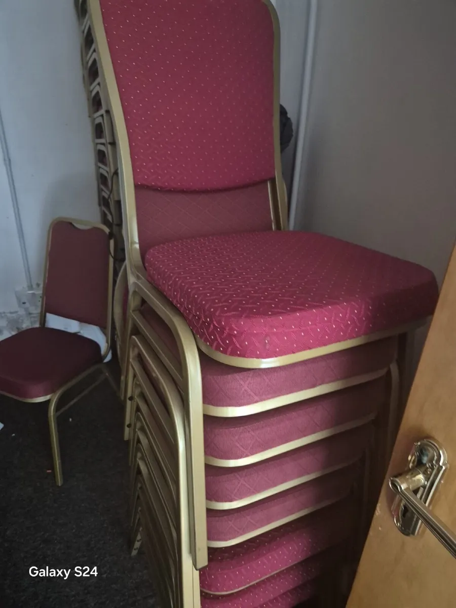 Chair hotel and churches - Image 1