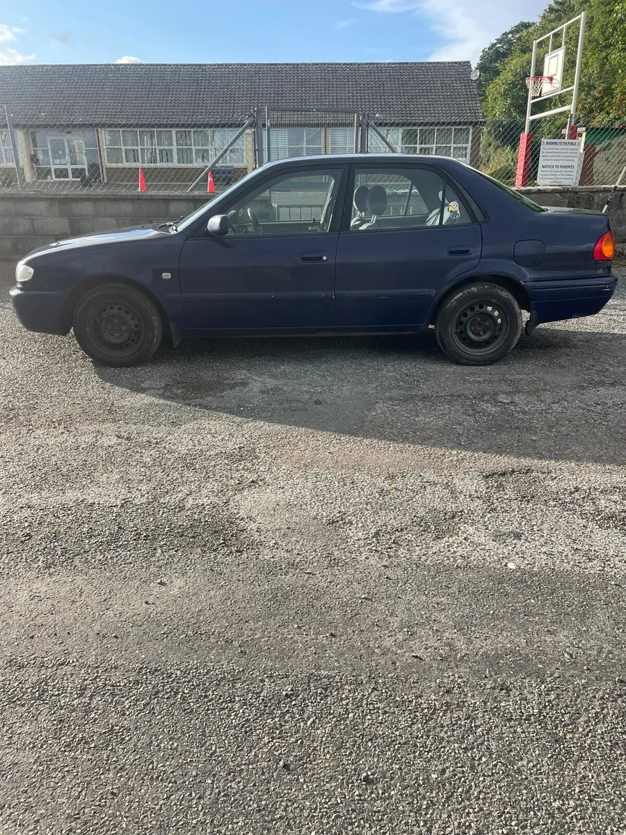 Toyota Corolla 2000 - Image 2