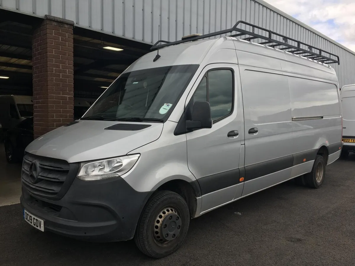 Merc 5 ton sprinter van - Image 1