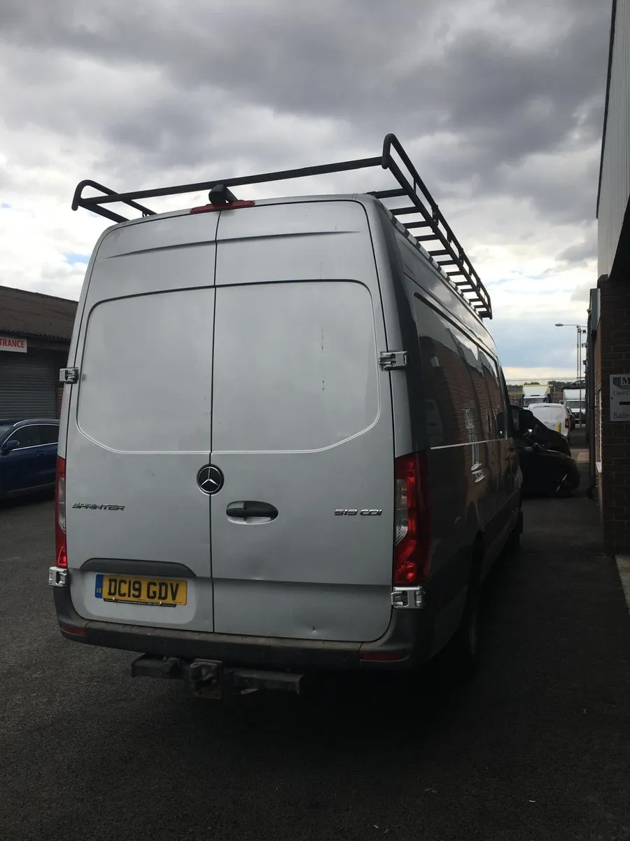 Merc 5 ton sprinter van - Image 4