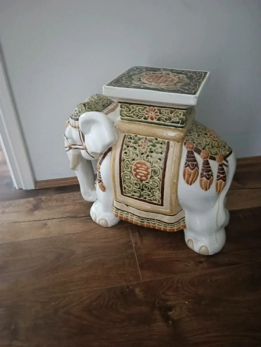 Beautiful Elephant, perfect condition. - Image 4