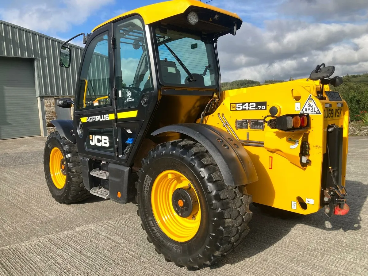 JCB - Image 4