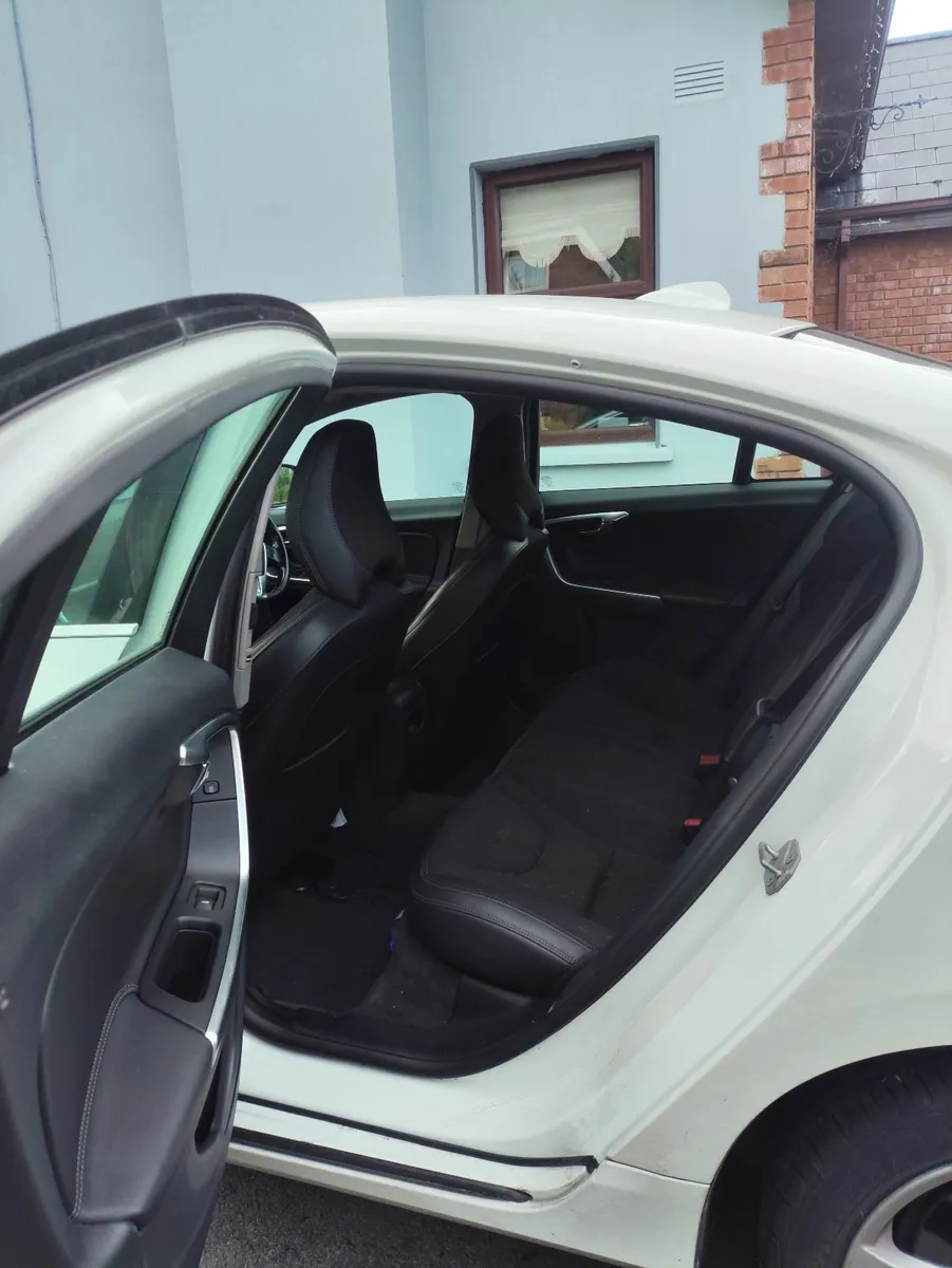 Volvo S60 2015 - Image 4