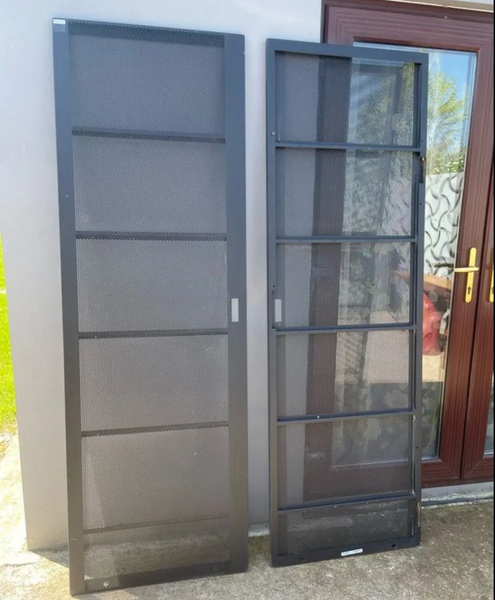2 Steel door - Image 1