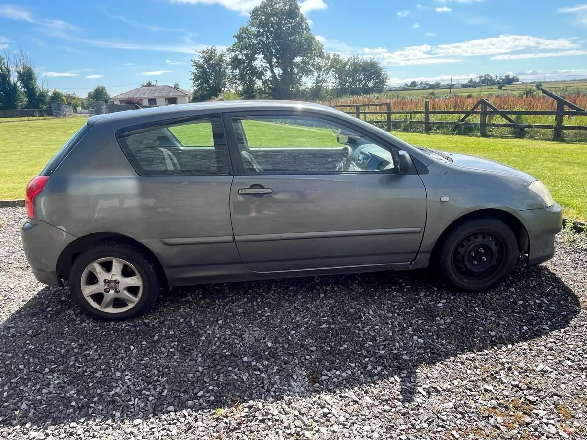 Toyota Corolla - Image 2