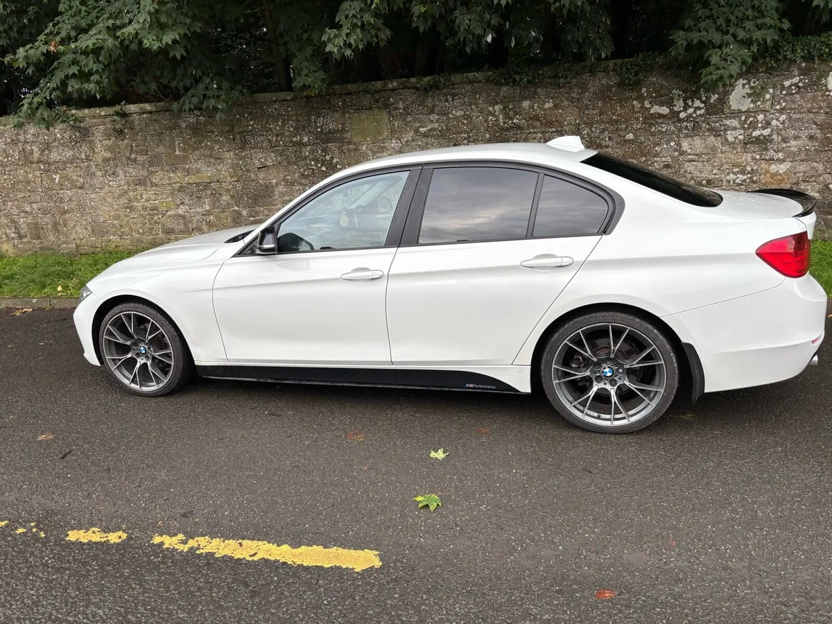 BMW 320D 2015 - Image 4