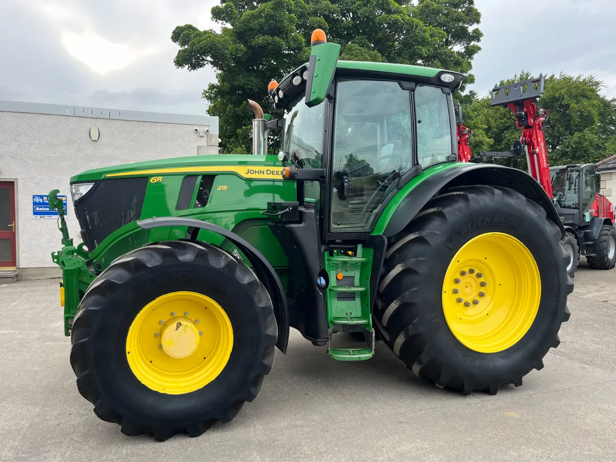 JOHN DEERE 6215R - Image 1