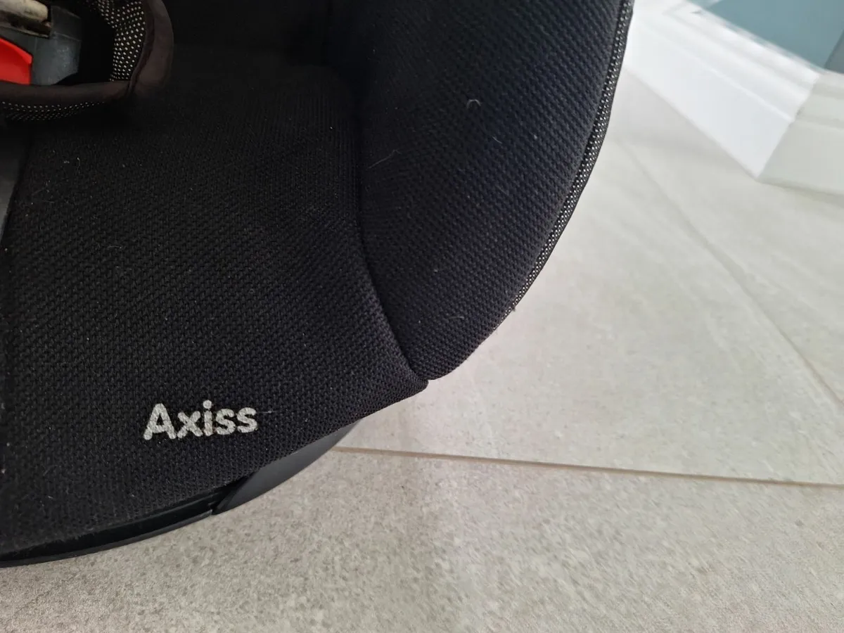Childrens car seat - Image 3