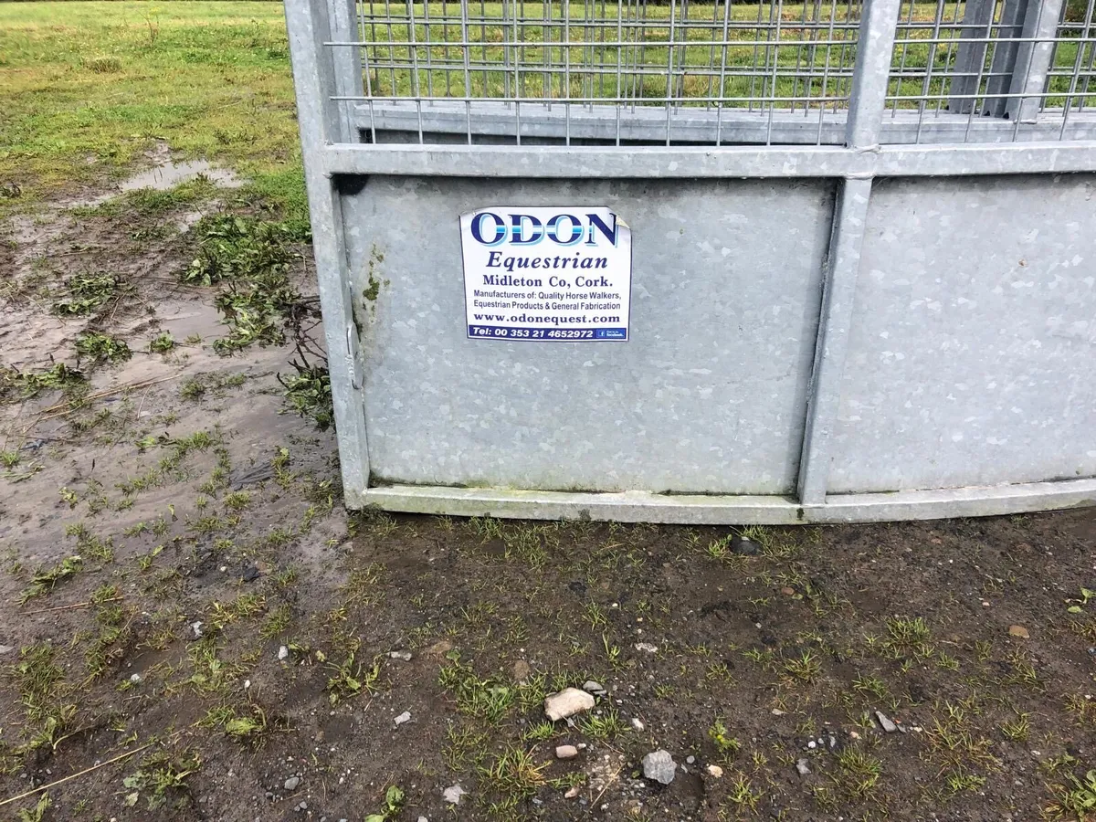 Mobile field foal enclosure - Image 2