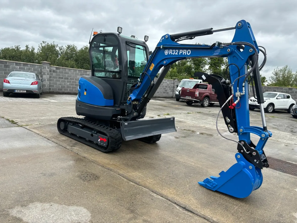 Rippa R32 Pro... 3.2 Ton Excavator... - Image 3