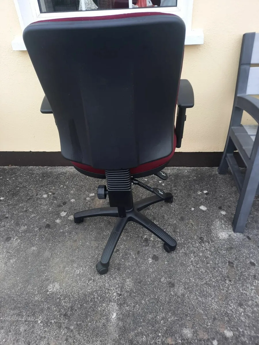 Office chair - Image 2
