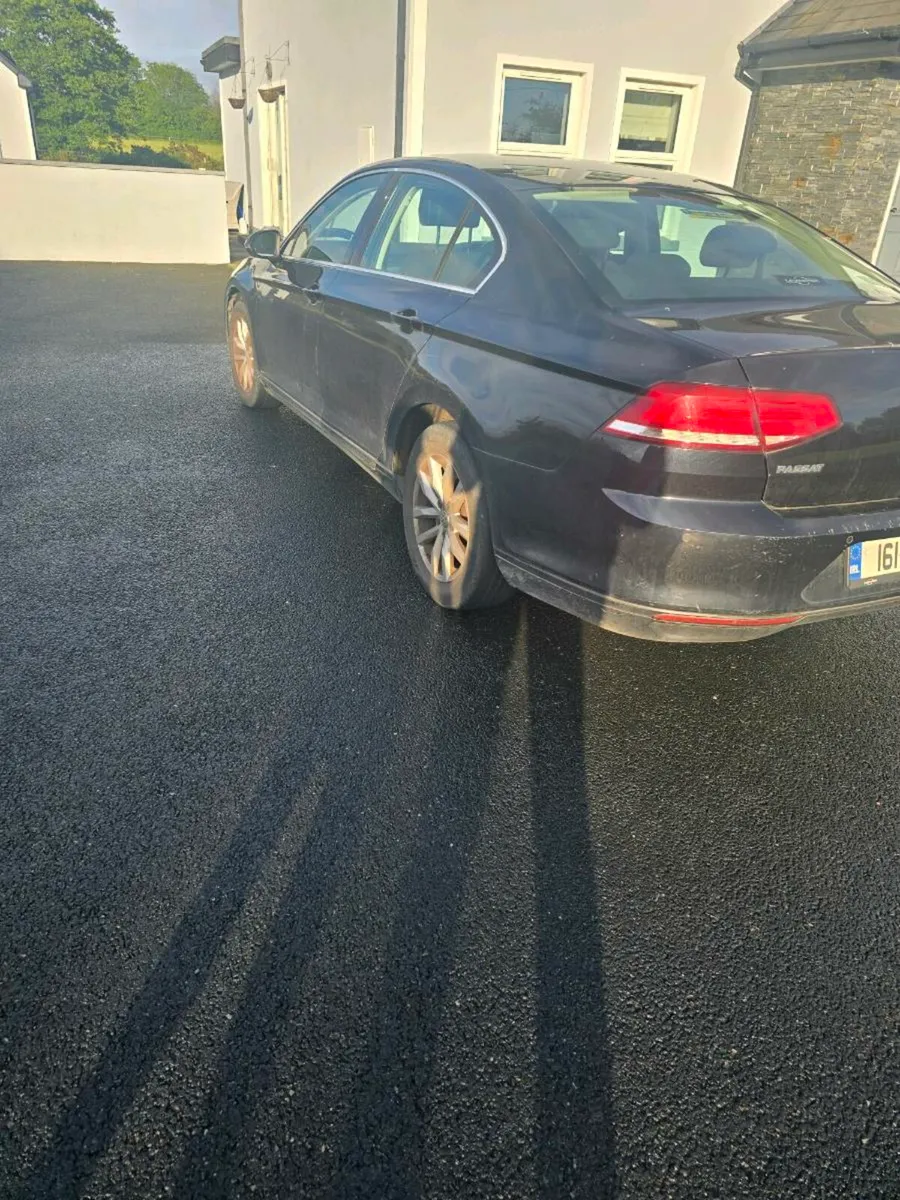 Volkswagon Passat - Image 2