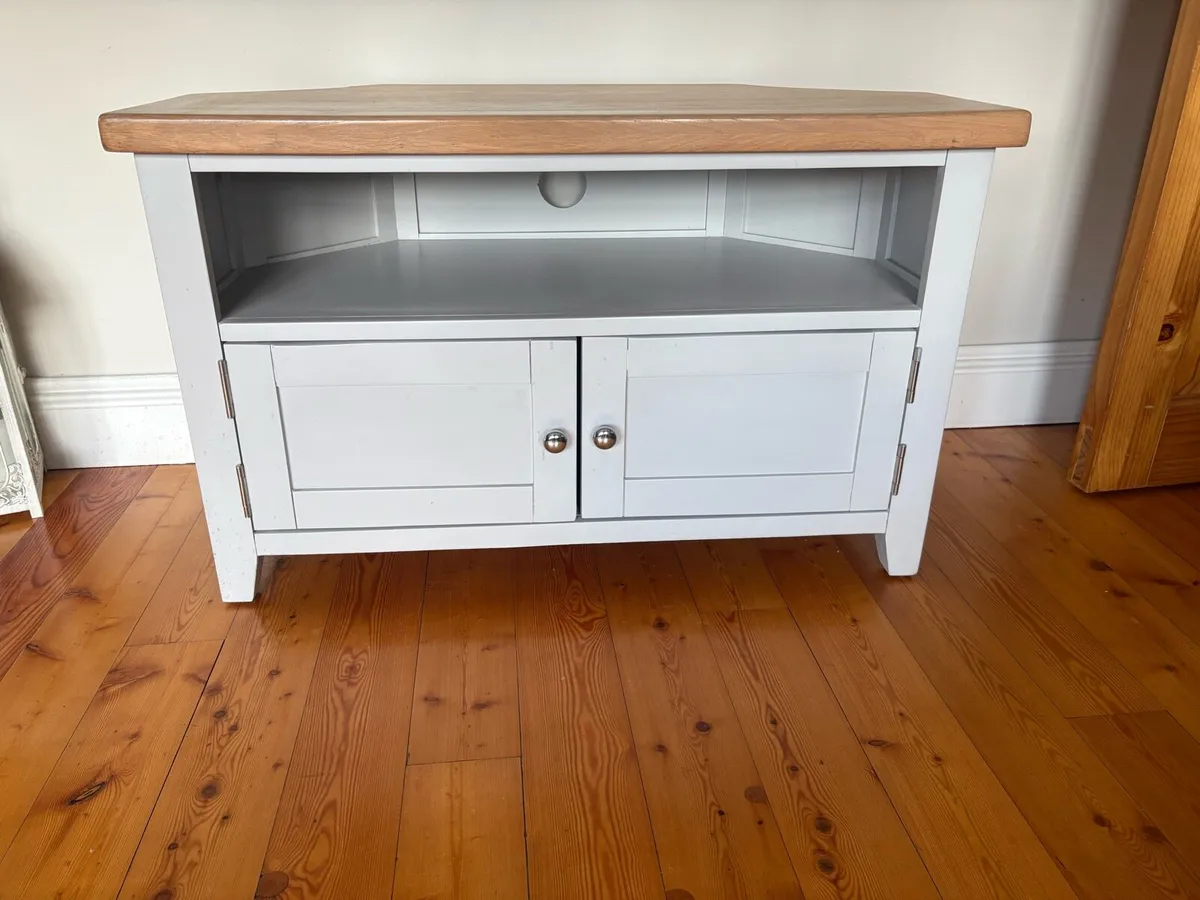 TV Unit - Image 1