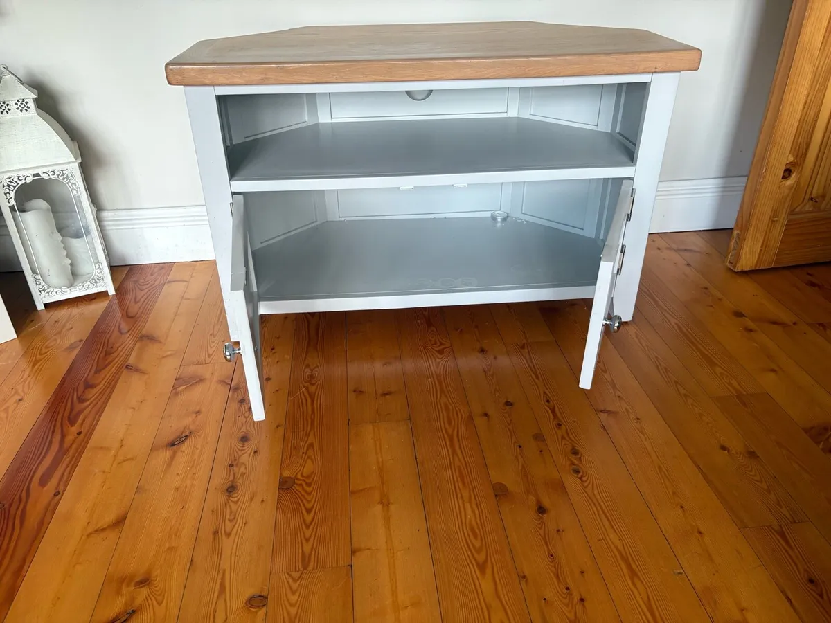 TV Unit - Image 2