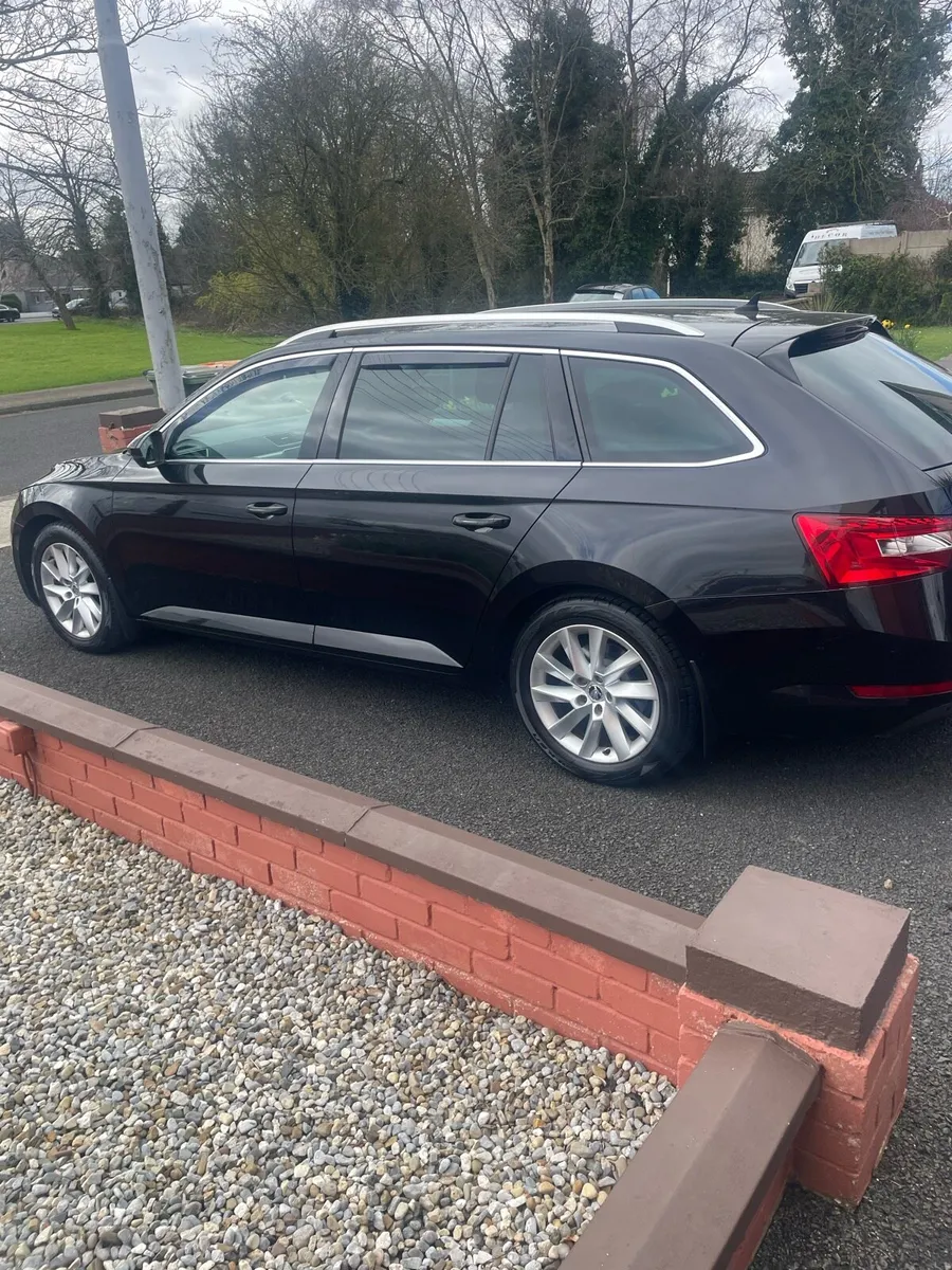 Skoda Superb 172 - Image 1
