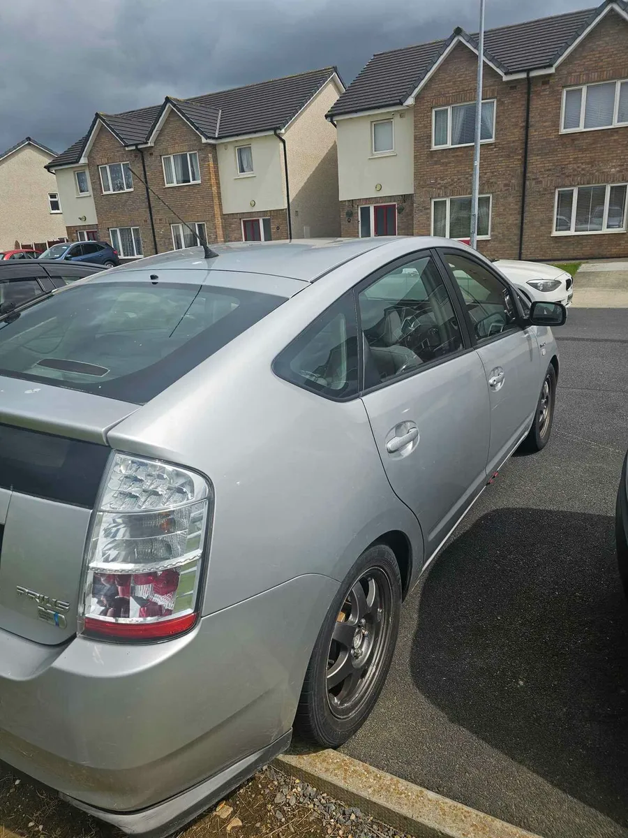 Toyota Prius - Image 2