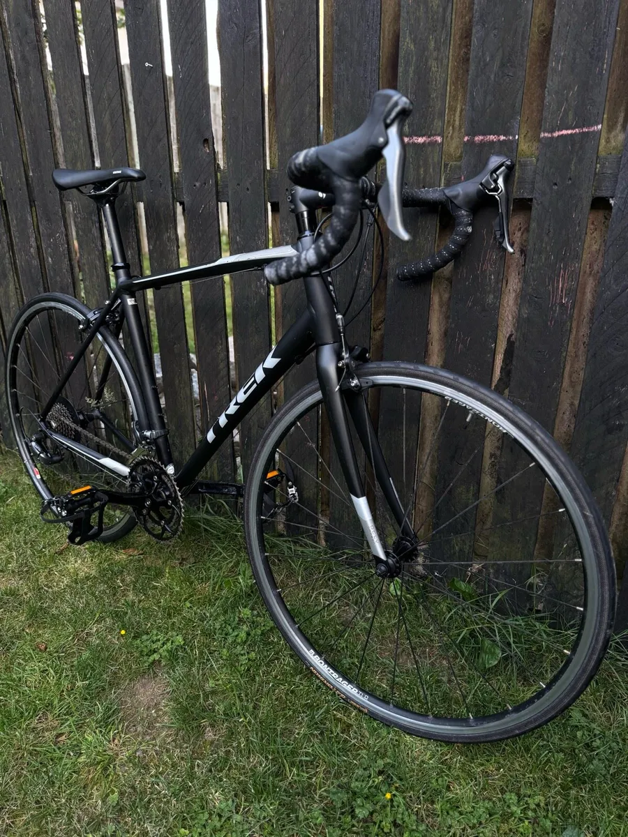 TREK Domane AL2 Carbon Fork road bike - Image 2