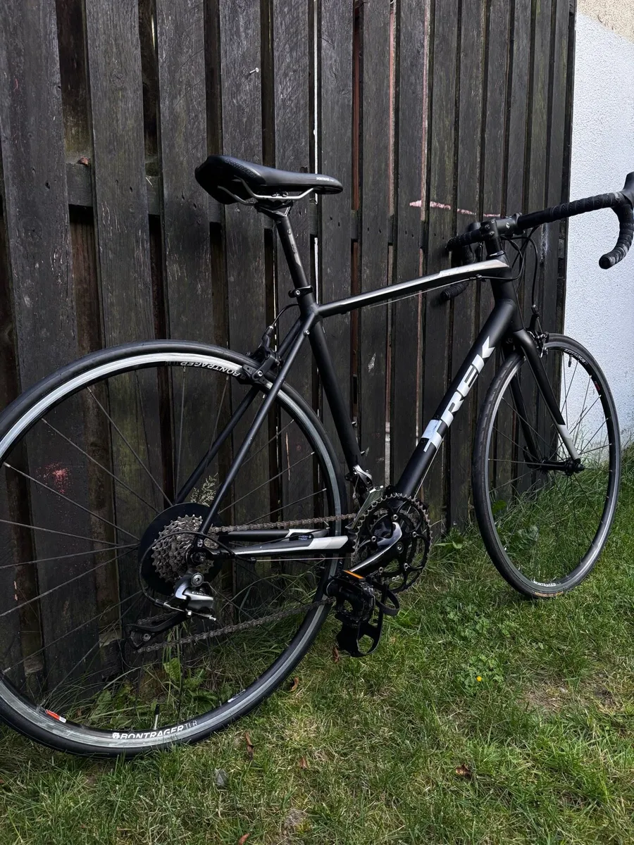 TREK Domane AL2 Carbon Fork road bike - Image 3