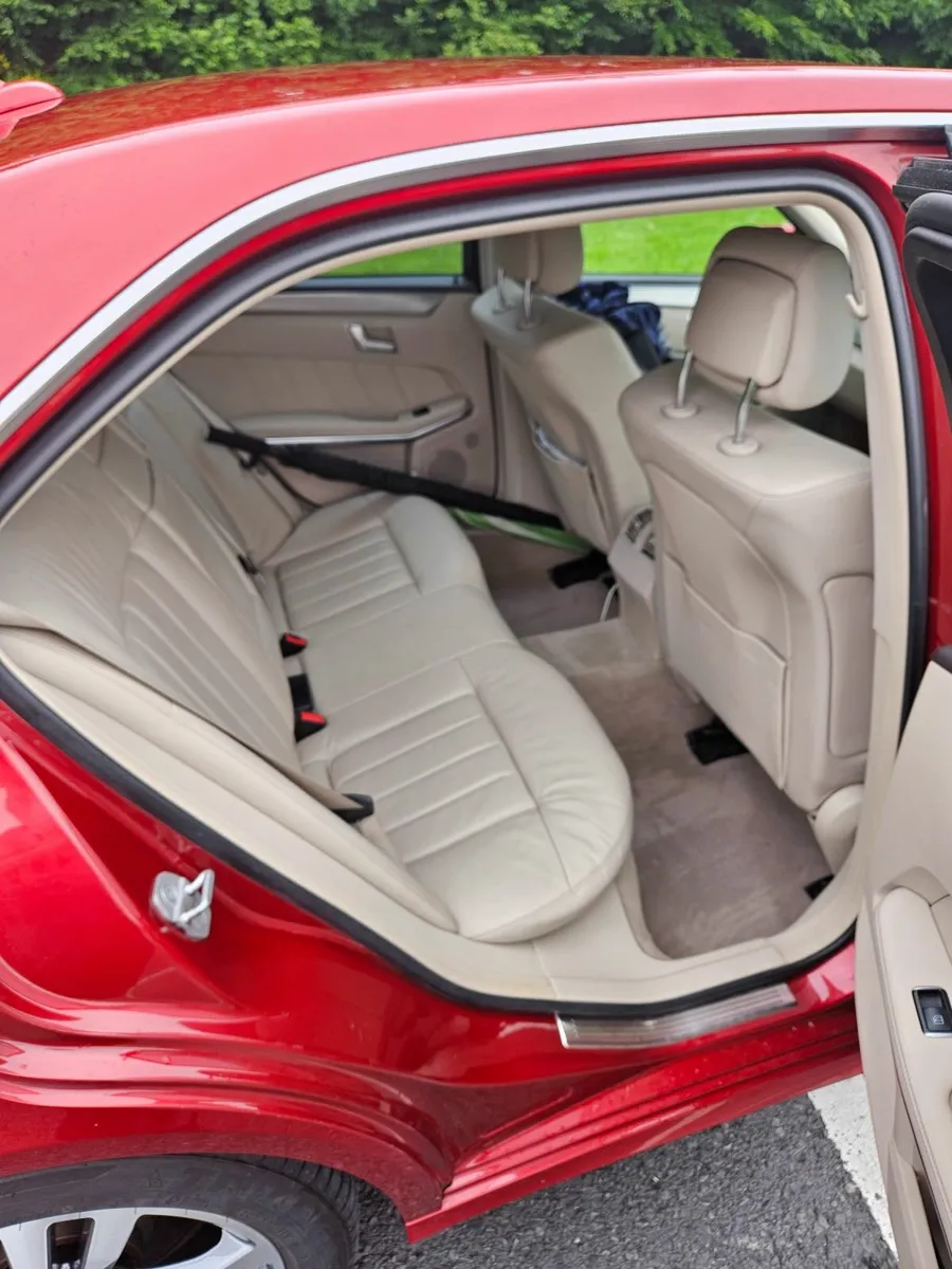 Mercedes-Benz E-Class 2014 - Image 4